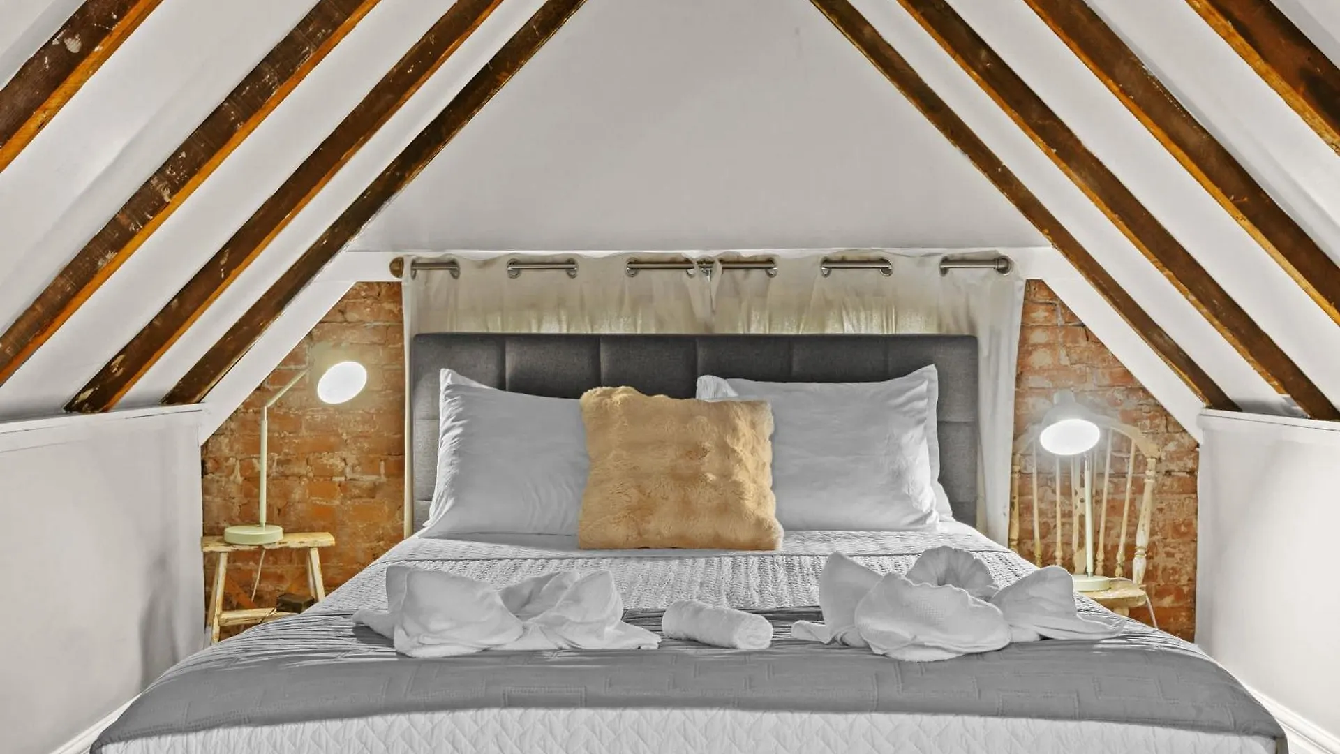 Cozy Top-Floor Retreat In The Heart Of Louisville 0*,  ABD